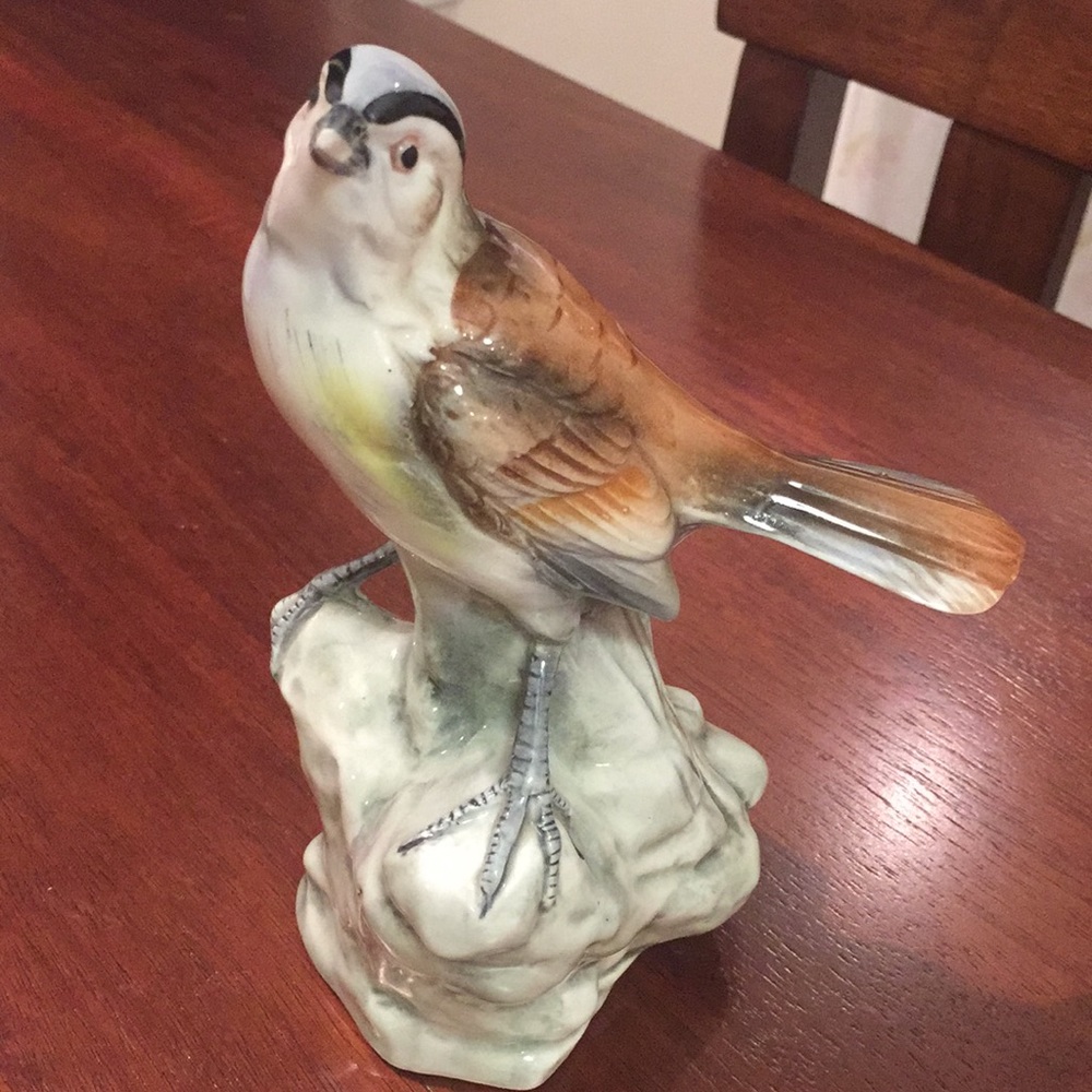 🐦 Bird Statue 🐦